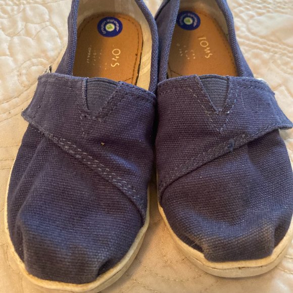 TOMS - Picture 1 of 2